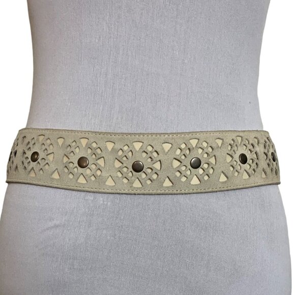 90s Taupe Leather Belt Size S Intricate Laser Cut Out Ornate Silver Buckle VTG - Picture 5 of 14